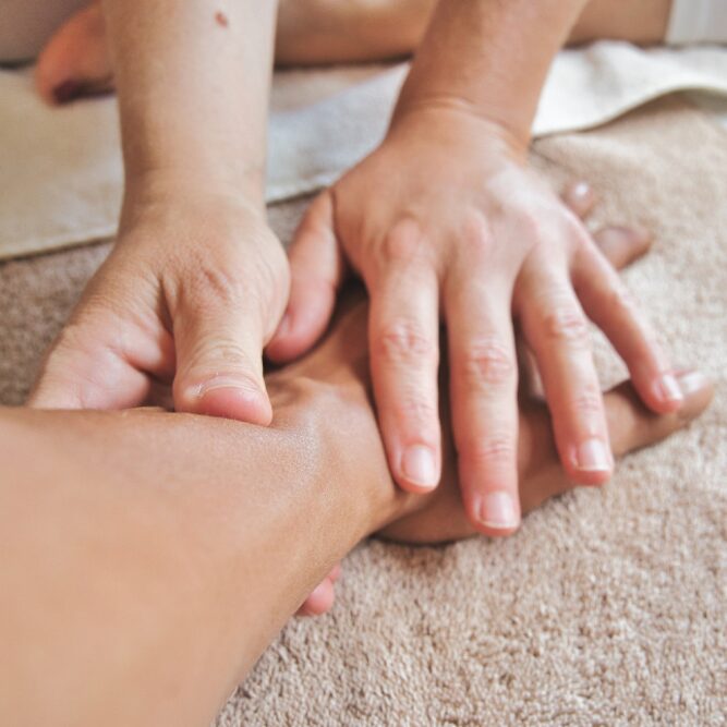 Hammam hand massage